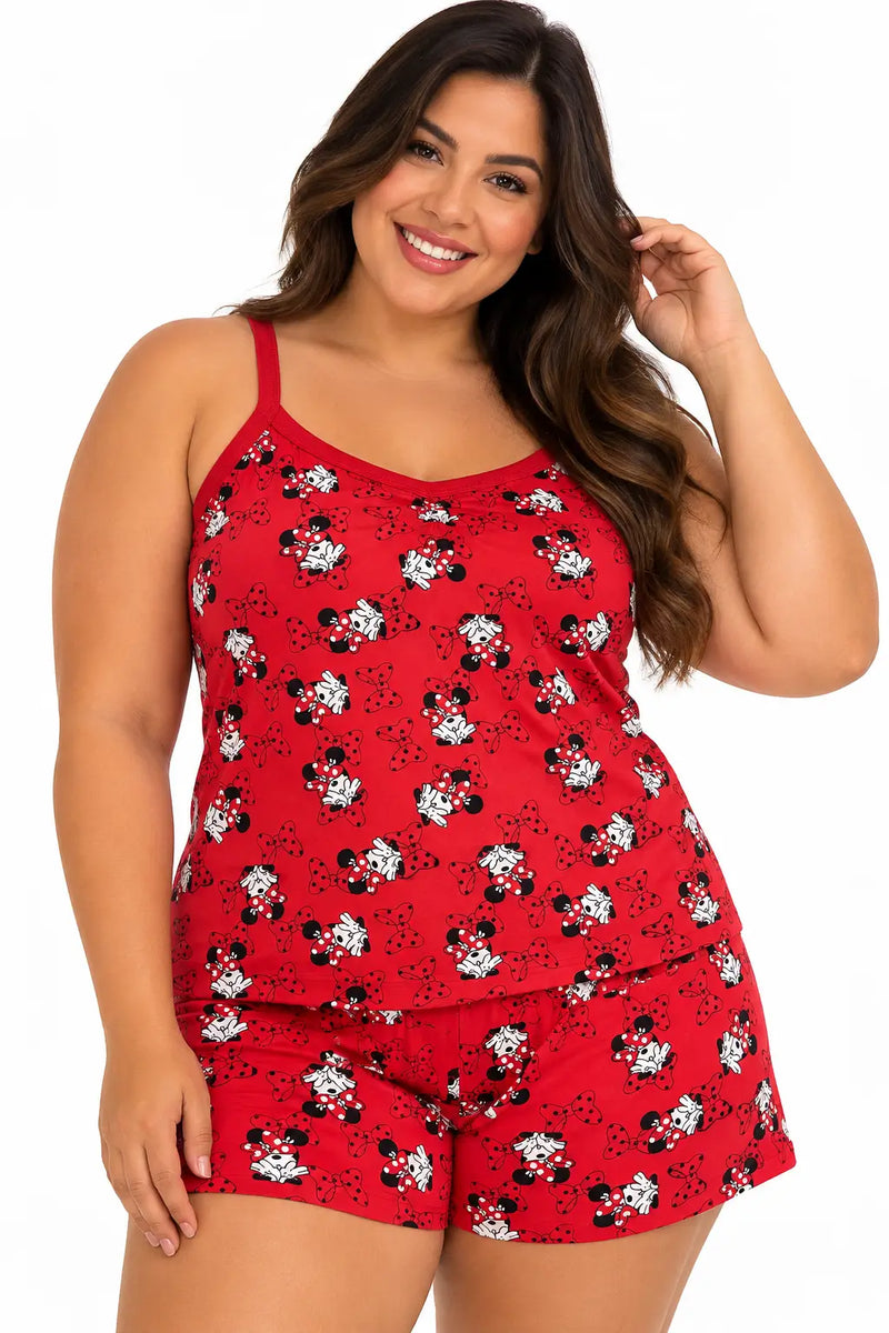 Modelo usando pijama feminino de alcinha em suede vermelho com estampa da Minnie e shorts sem bolsos