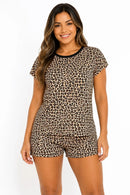 Pijama feminino de suede com estampa de onça, blusa de manga japonesa e shorts com elástico, modelo leve e confortável