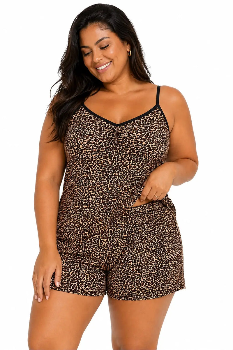 Pijama feminino de liganete com estampa de onça, blusa de alcinha com franzido frontal e shorts com elástico